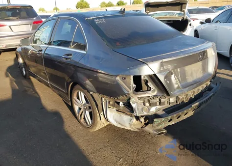 2013 Mercedes-Benz C 250 Sport z USA, uszkodzony, nr VIN WDDGF4HB0DA807408